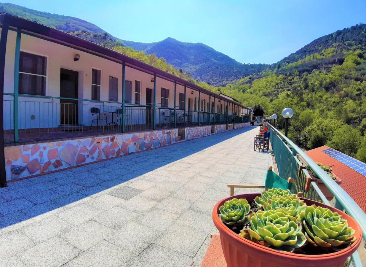 Agriturismo Monte Acuto - Natura, Mare & Relax In Piscina Toirano Kültér fotó
